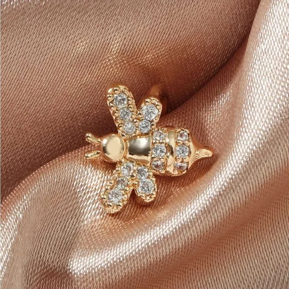 Gold Bee cuff Earrings R95